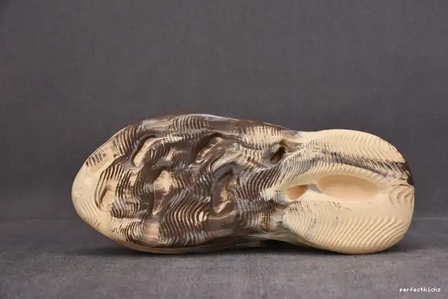Foam GX8774 Yeezy RNNR Cream Adidas Clay MX 0509